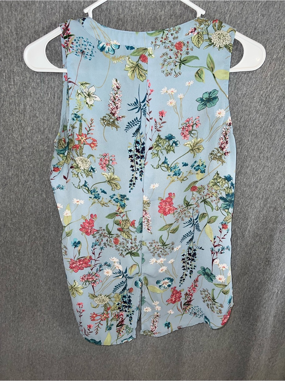Philosophy Light Blue Floral Sleeveless Button-Front Blouse - Picture 3 of 3